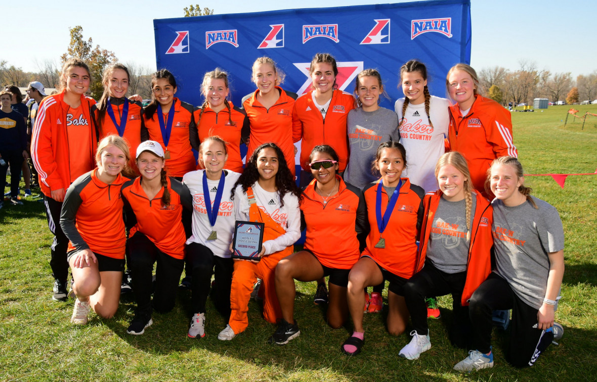 Women Take Second, Men Eighth at Heart of America Cross Country Championships