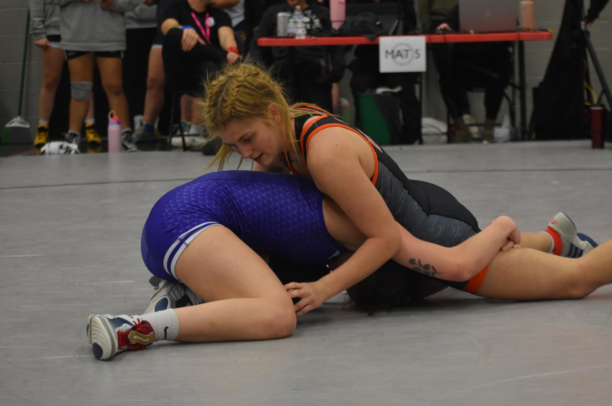 Women’s Wrestling Competes at Grand View Open